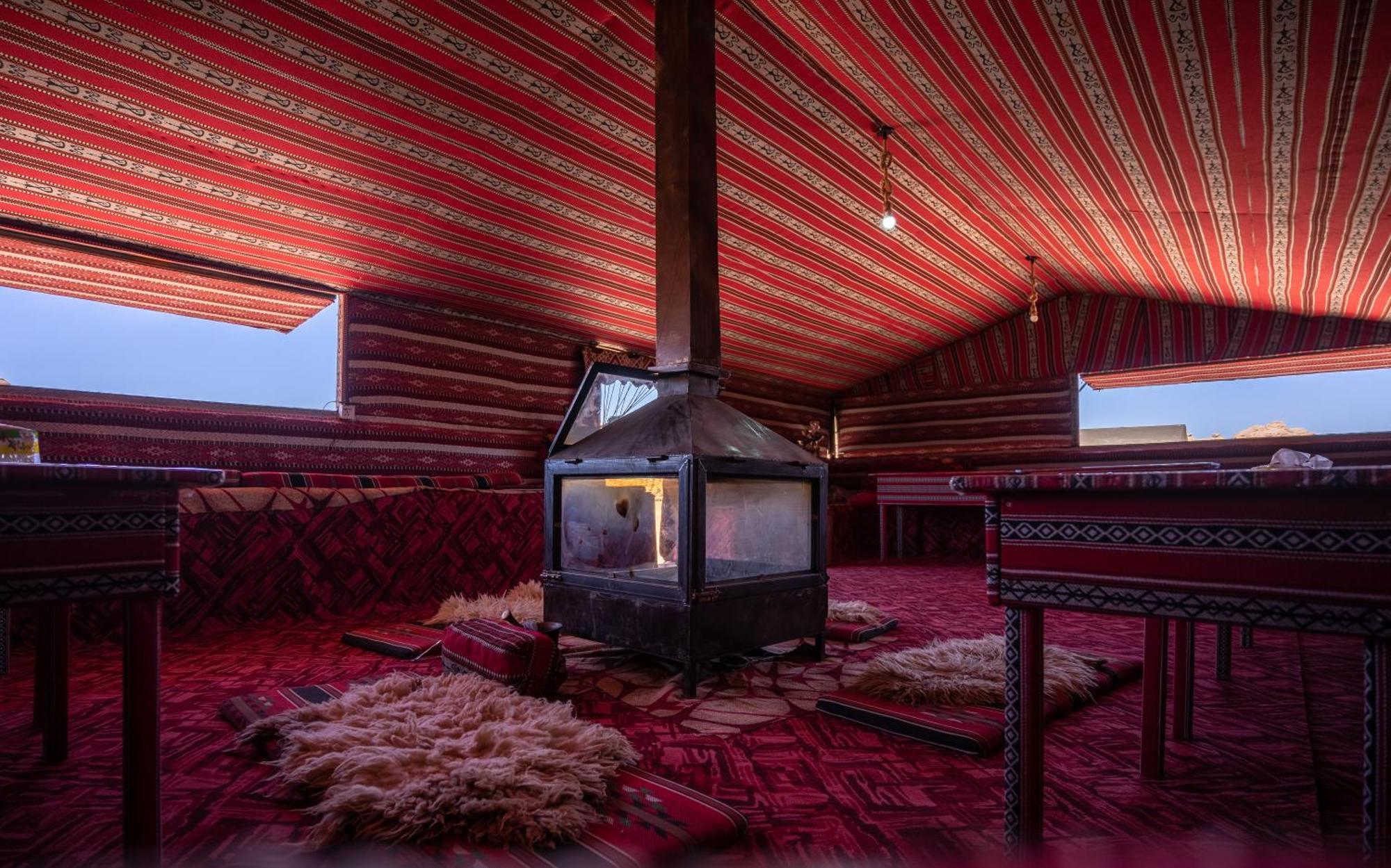 Wadi Rum Desert Heart Camp Bagian luar foto