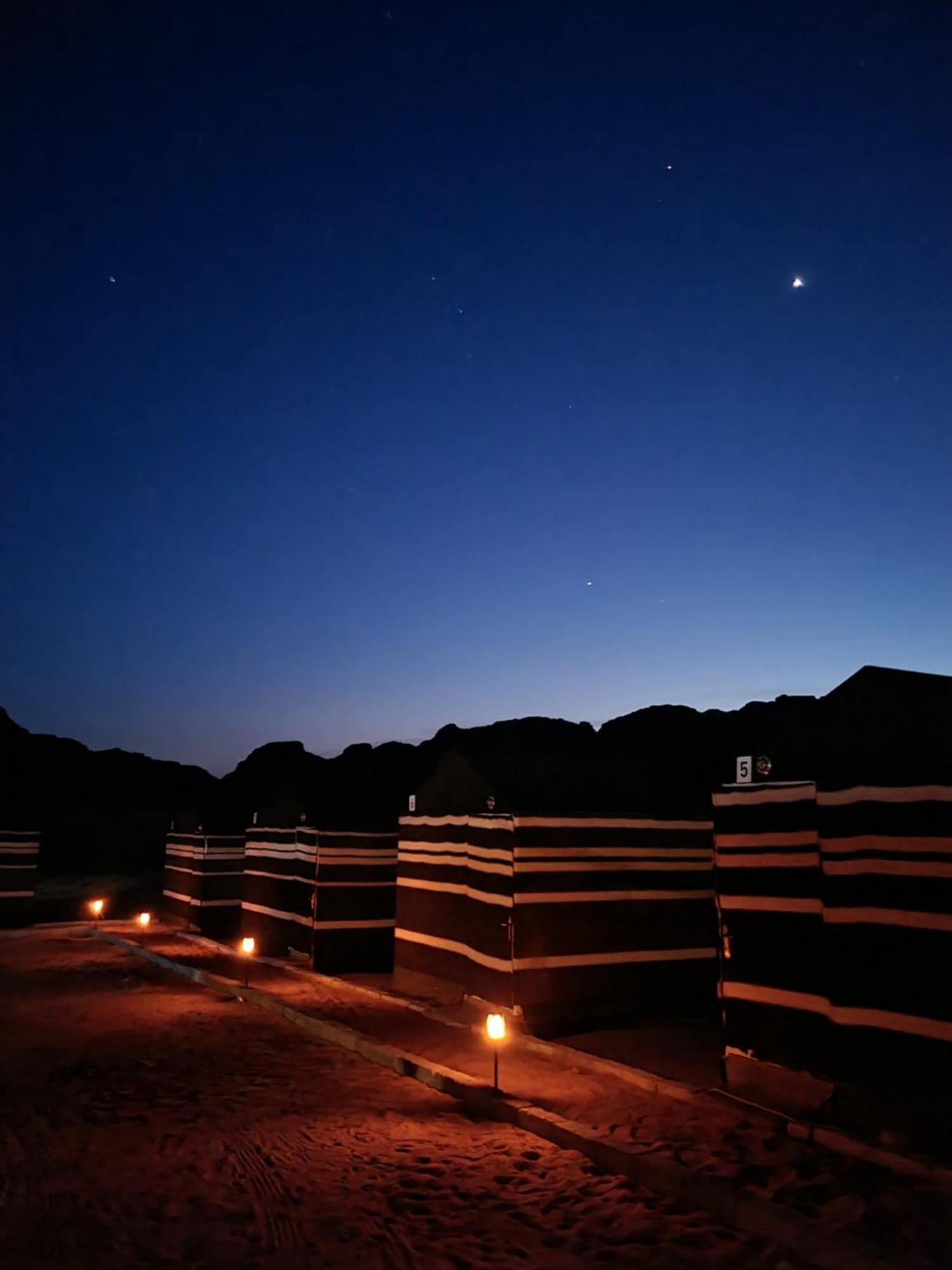 Wadi Rum Desert Heart Camp Bagian luar foto