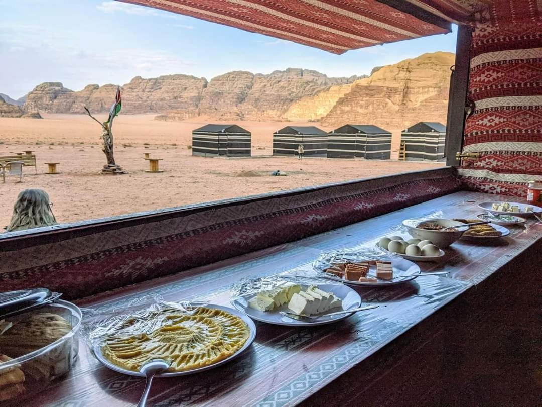Wadi Rum Desert Heart Camp Bagian luar foto