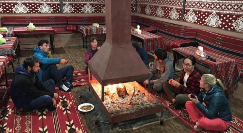 Wadi Rum Desert Heart Camp Bagian luar foto