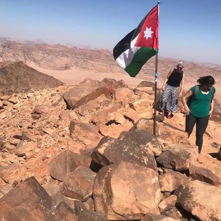 Wadi Rum Desert Heart Camp Bagian luar foto