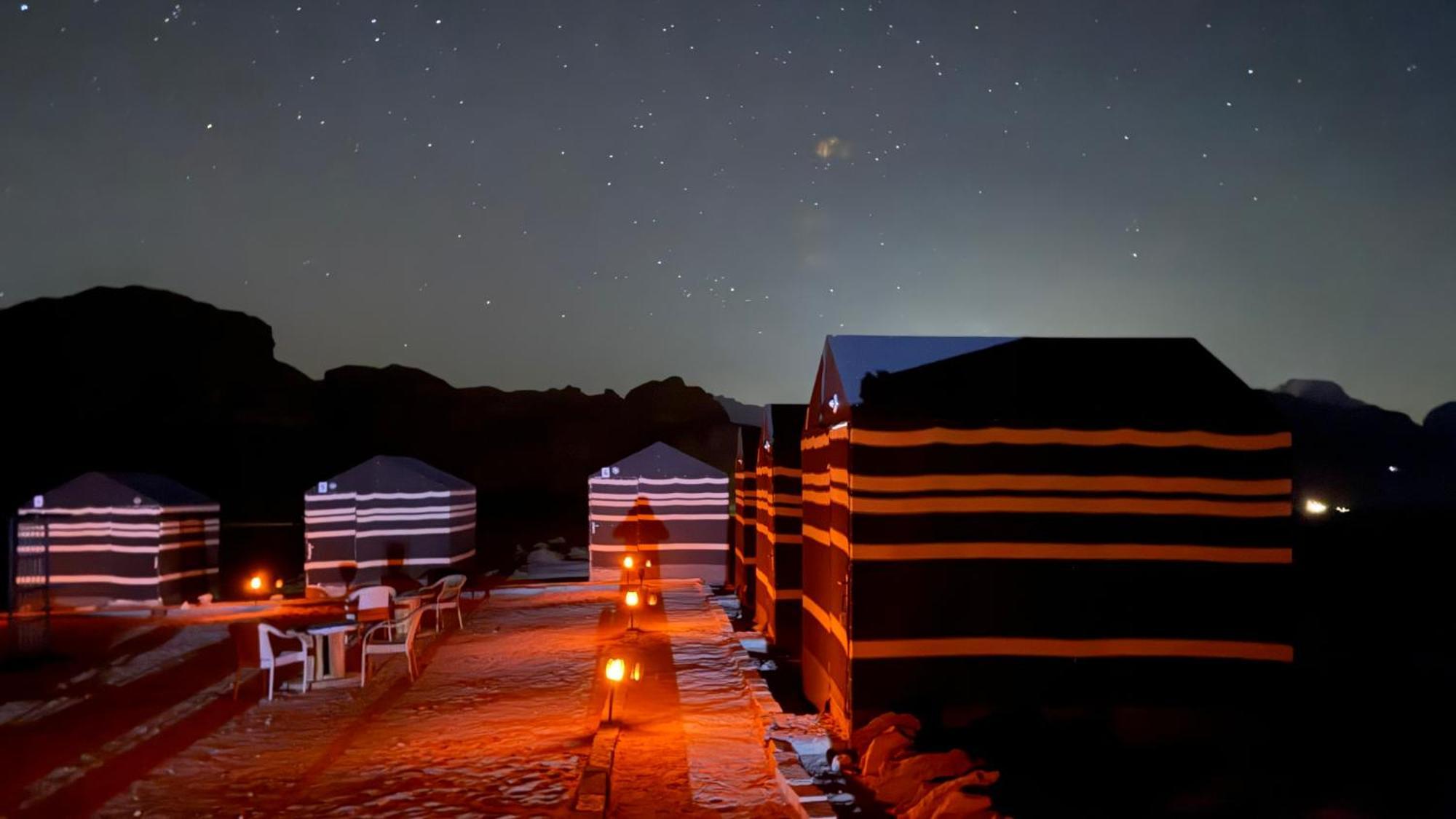 Wadi Rum Desert Heart Camp Bagian luar foto